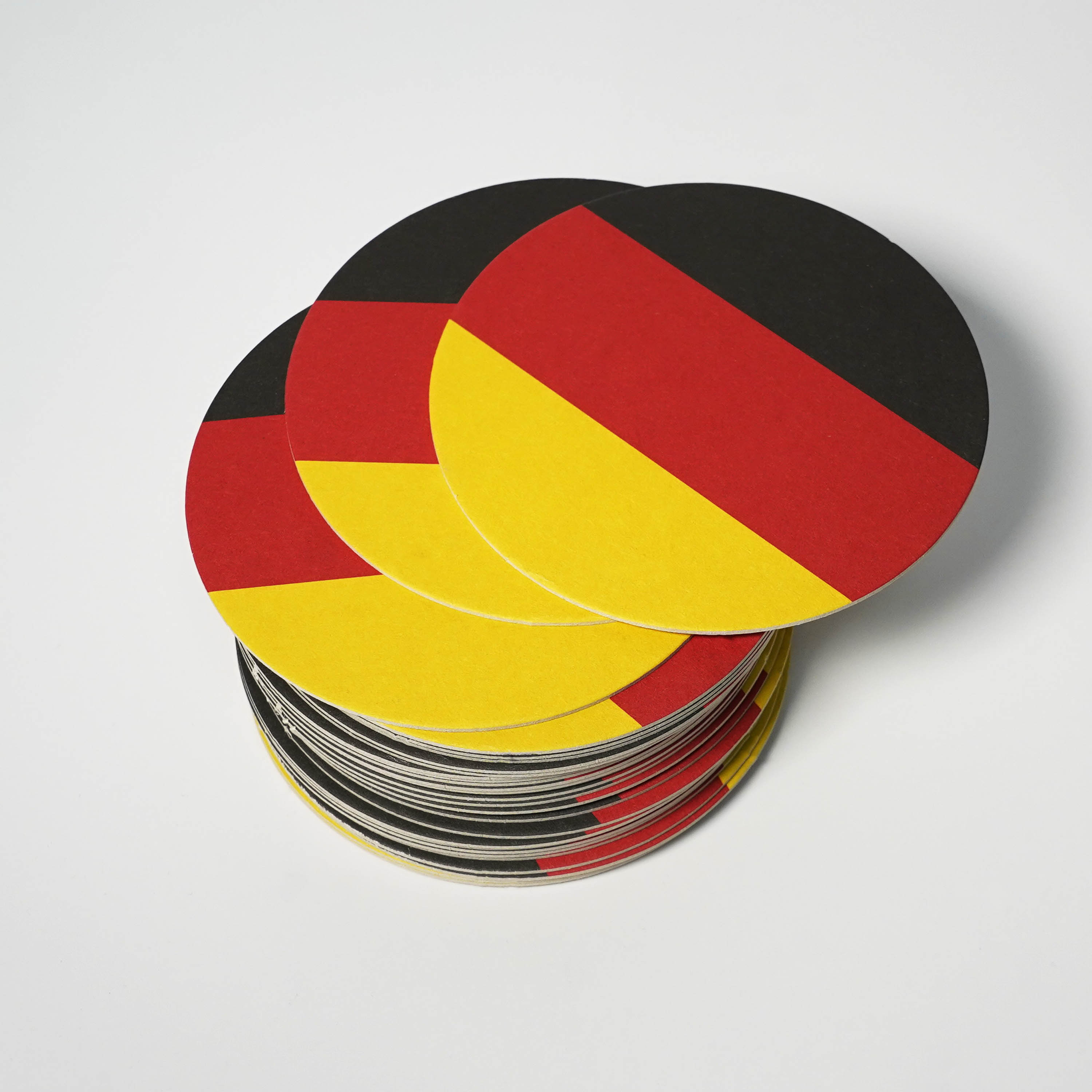 Bierdeckel Fussball Fußball WM im Set Weltmeisterschaft Deutschland Untersetzer Party Bier Geschenkidee Geschenke Männer Deko